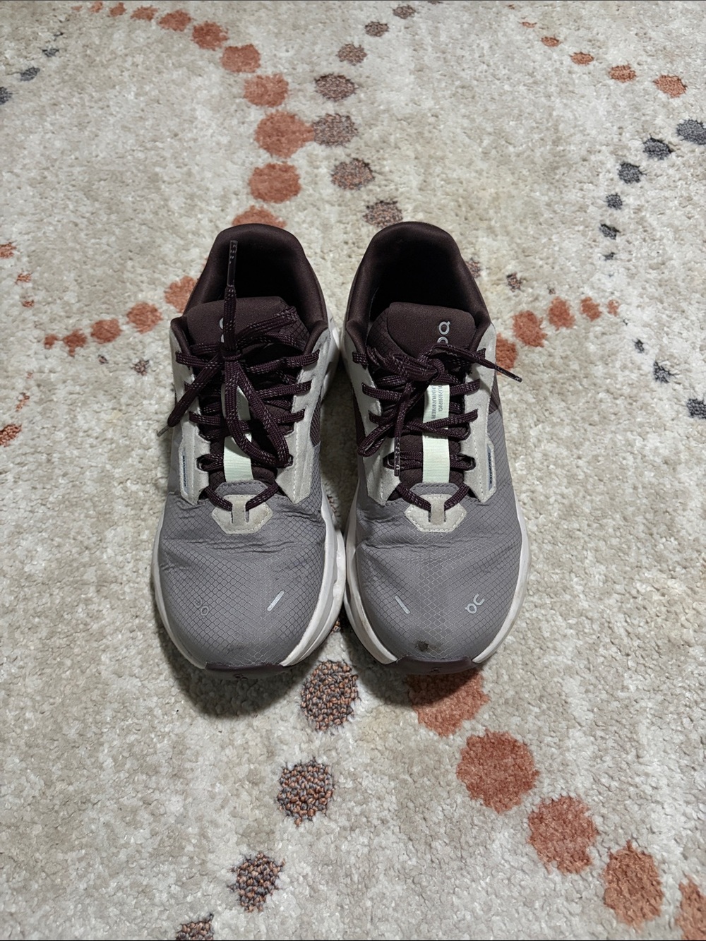 On Running Men’s Grey & Burgundy Cloud-Style Athletic Shoes